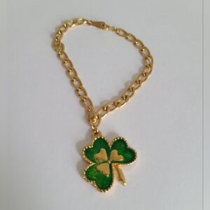 Vintage Avon Gold Tone Green Enamel Shamrock Clover Pendant Charm Chain Bracelet